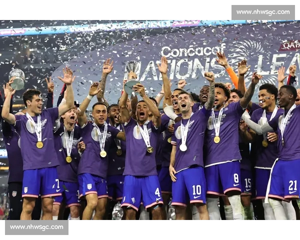 欧冠最新战报：豪门鏖战瞬间回顾与关键球员表现分析